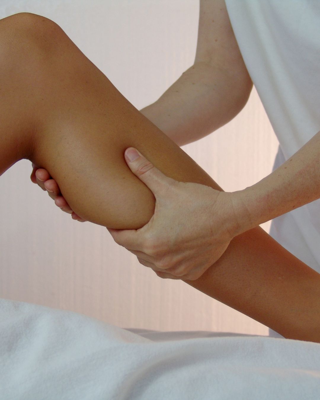 Drainage lymphatique manuel du bras par une praticienne Lazen